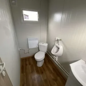 Contenedor de oficina de 5×2,20 m con instalaciones sanitarias. - Imagen 5