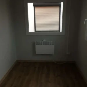 Contenedor de oficina de 5×2,20 m con instalaciones sanitarias. - Imagen 8